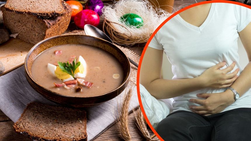 Zupa żurek z jajkiem i boczkiem, obok osoba trzymająca się za brzuch w białej koszulce.