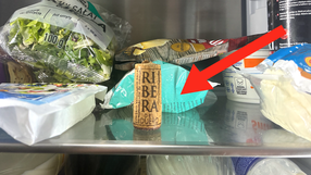 Korek od wina w lodówce