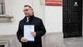 Przemysław Czarnek przed Ministerstwem Zdrowia