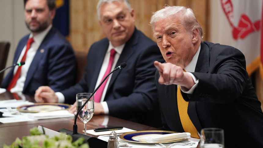 J.D. Vance, Viktor Orban i Donald Trump podczas listopadowej wizyty premiera Węgier w USA
