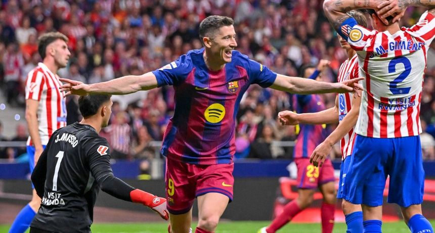 Robert Lewandowski celebrujący gola w meczu przeciwko Atletico Madryt.