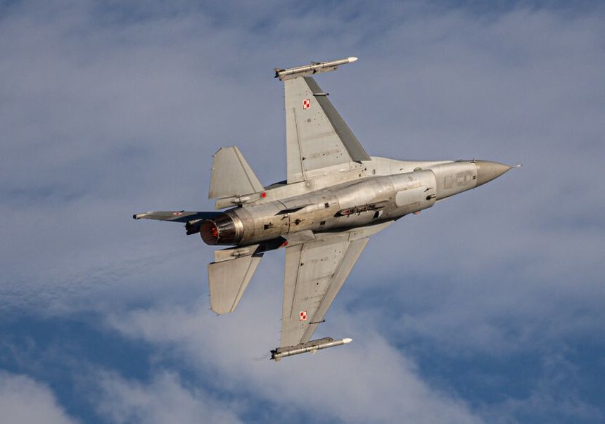 Polski myśliwiec F-16 (zdjęcie ilustracyjne)