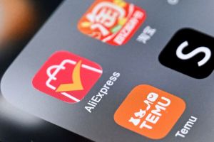 Na zdjęciu ikony aplikacji mobilnych, w tym AliExpress i Temu