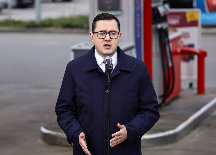  Miłosz Motyka podczas konferencji prasowej