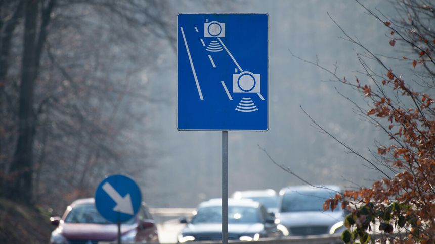 znak odcinkowy pomiar prędkości