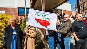 Protest pracowników ZUS pod olsztyńskim oddziałem