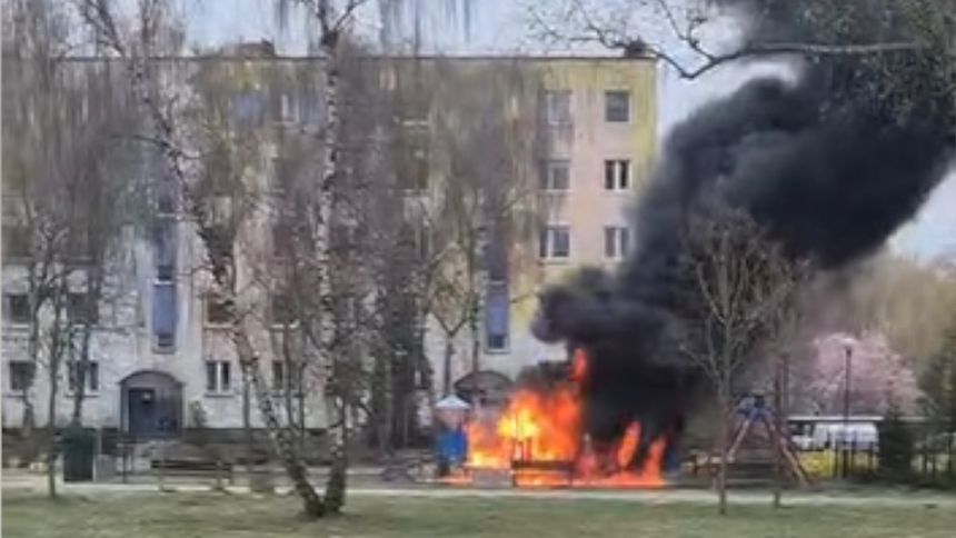 Pożar placu zabaw w Toruniu