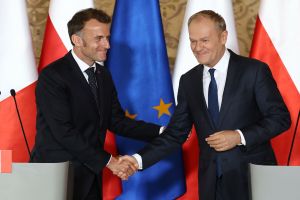 Macron, Tusk