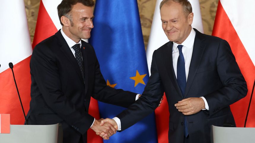 Macron, Tusk