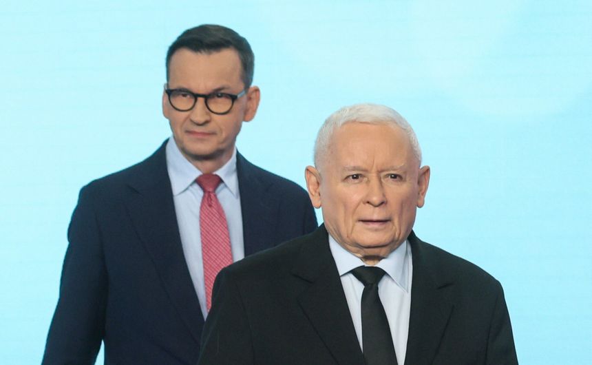 Jarosław Kaczyński ogłasza porozumienie z Mateuszem Morawieckim, jednak zamiast zrozumiałego dla wszystkich kompromisu powstaje polityczne dziwadło.