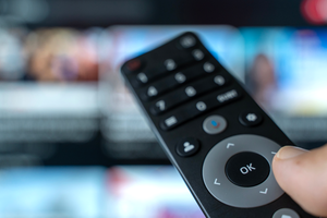 Pilot z wciśniętym przyciskiem 