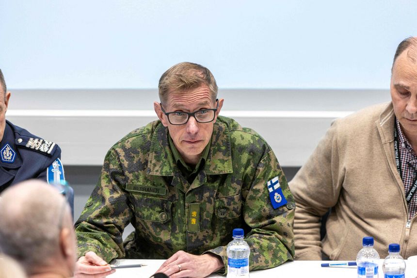 Dowódca fińskich sił powietrznych Timo Herranen