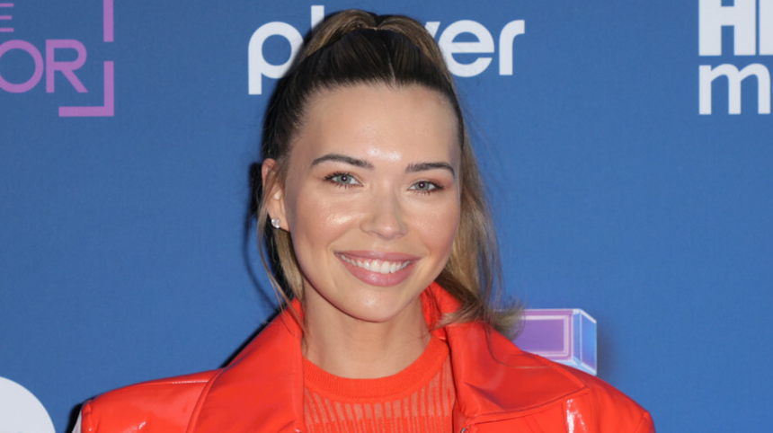 Sandra Kubicka przyłapana z tajemniczym Adamem. Wybrali się na nocny spacer