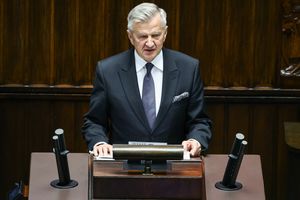 Wiceszef MON Stanisław Wziątek