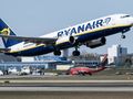 samolot linii Ryanair podczas startu