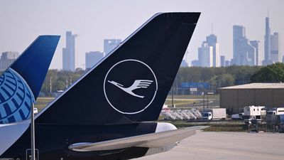 Tysiące lotów odwołanych. Linia zawiesza połączenia do kilku polskich miast