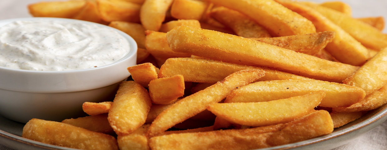 Chrupiące frytki z sosem
