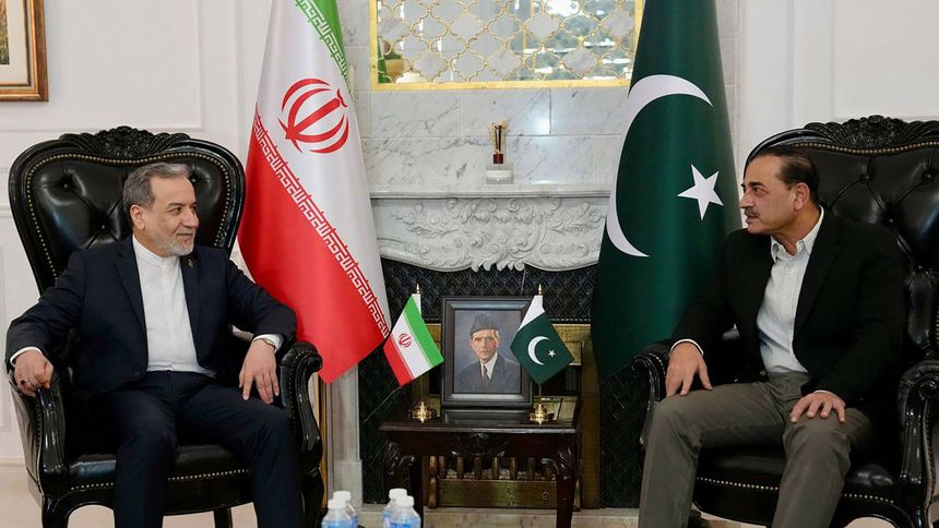 Spotkanie Asima Munira i Abbasa Aragcziego 