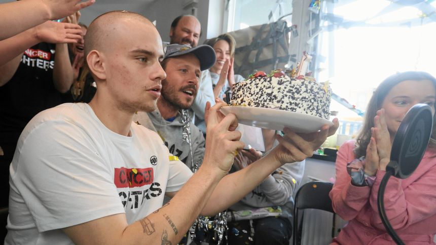 Łatwogang (na pierwszym planie)