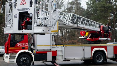 Pożar pałacu w Garbiczu. 16 zastępów straży pożarnej w akcji