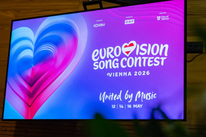 Logo Konkursu Piosenki Eurowizji 2026 w Wiedniu z kolorowym sercem i datami wydarzenia.