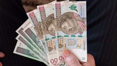 Nawet 962 zł dodatku do pensji za maj 2026. Pracodawca nie ma wyboru