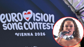 Wykonawczyni śpiewa na scenie Eurovison Song Contest w Wiedniu 2026, logo wydarzenia w tle.