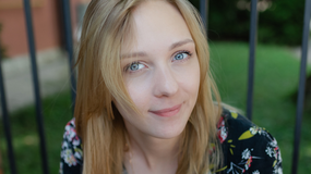 Uśmiechnięta blondynka