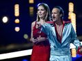 Na scenie dwie osoby: Michael Ostrowski, Victoria Swarovski.