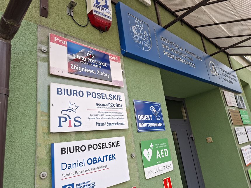 Biuro Ziobry w Rzeszowie: zamknięte drzwi, głuche telefony i 300 tysięcy złotych rocznie z naszych podatków