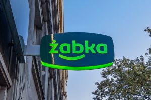 Zielony szyld sklepu 