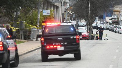 Kierowca wjechał w grupę pieszych, są ofiary i ranni. Tragedia w USA