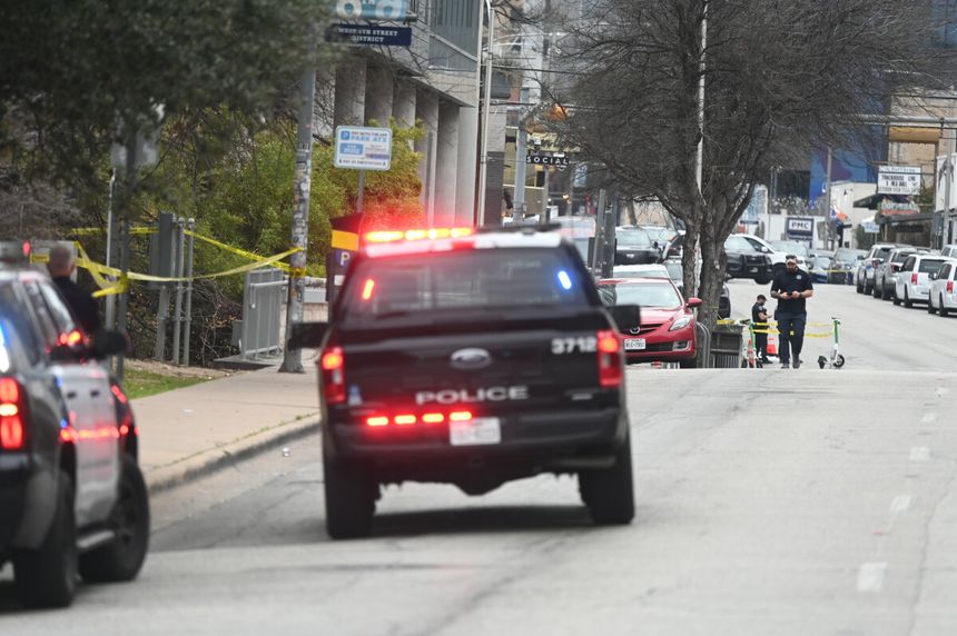 Kierowca wjechał w grupę pieszych, są ofiary i ranni. Tragedia w USA ...