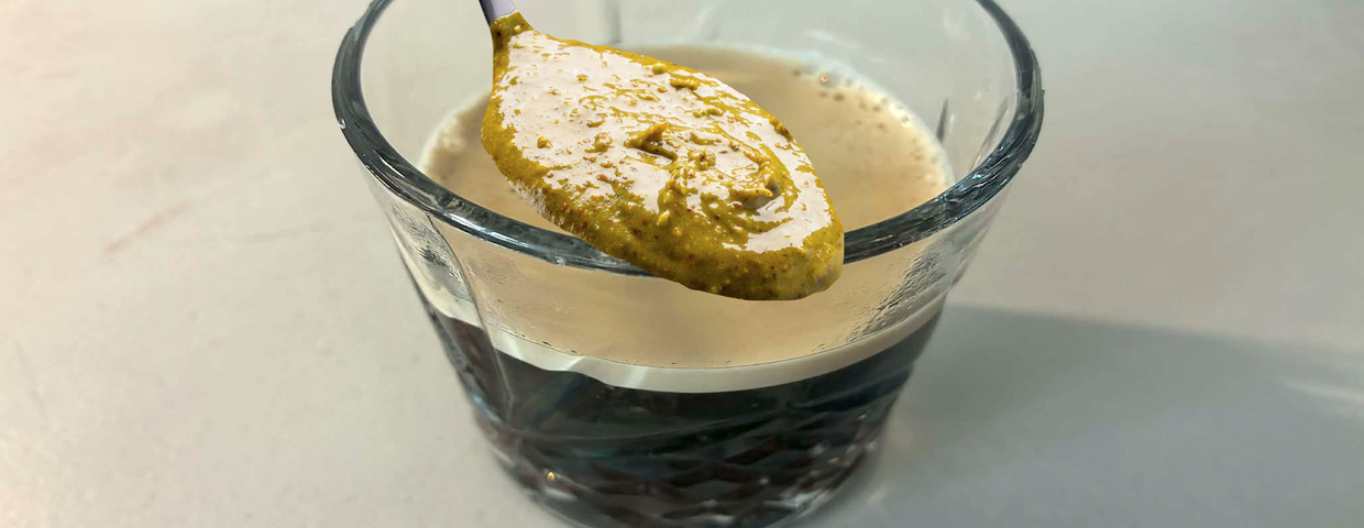 Kawa z pastą pistacjową