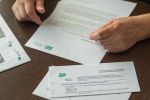 Polacy za zrównaniem wieku emerytalnego
