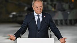 Premier Donald Tusk w WZL nr 1 w Dęblinie