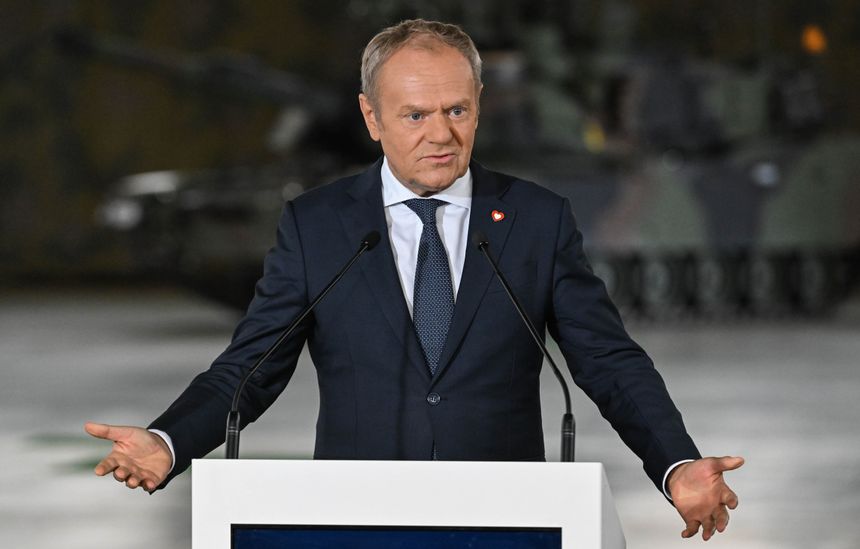Premier Donald Tusk w WZL nr 1 w Dęblinie