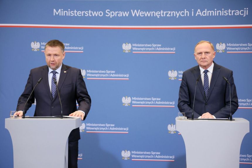 Szef MSWiA Marcin Kierwiński i wiceminister Czesław Mroczek