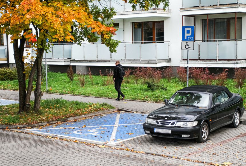 miejsce parkingowe dla osób z niepełnosprawnościami