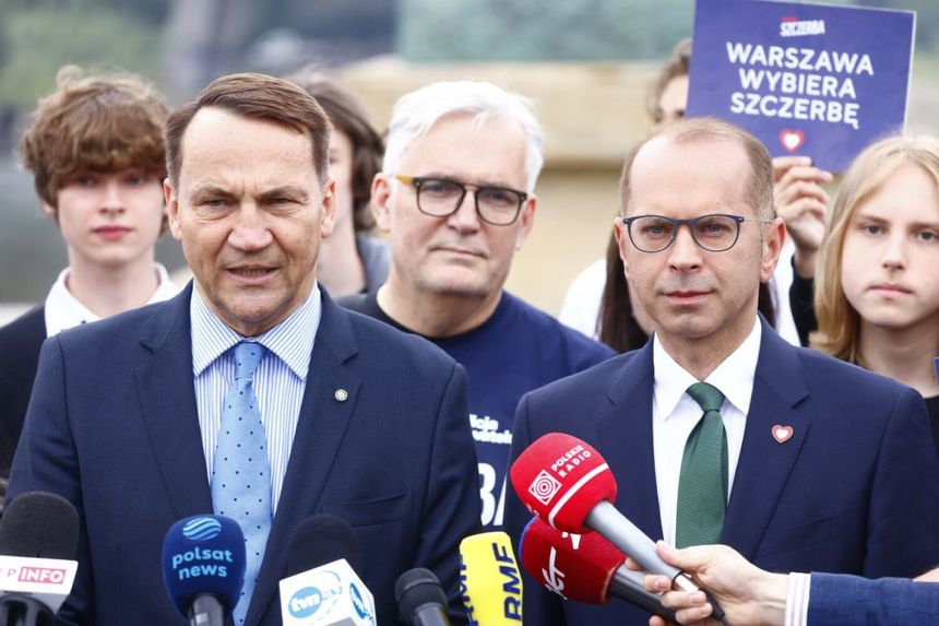 Min. Radosław Sikorski i europoseł Michał Szczerba