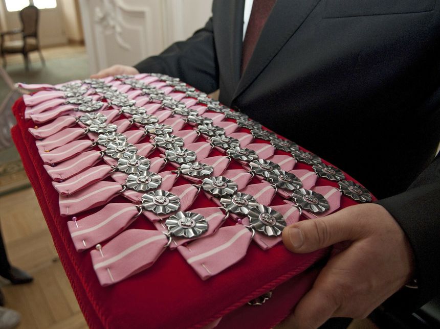Medal za długoletnie małżeństwo. Jest problem z ich wydawaniem