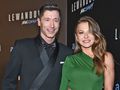 Robert Lewandowski i Anna Lewandowska na czerwonym dywanie.