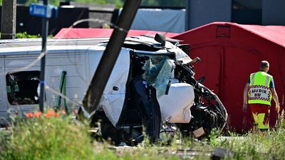 Tragiczny wypadek w Belgii. Szkolny bus zderzył się z pociągiem, są ofiary
