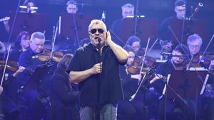  Krzysztof Cugowski podczas koncertu z okazji setnych urodzin Programu 1 Polskiego Radia