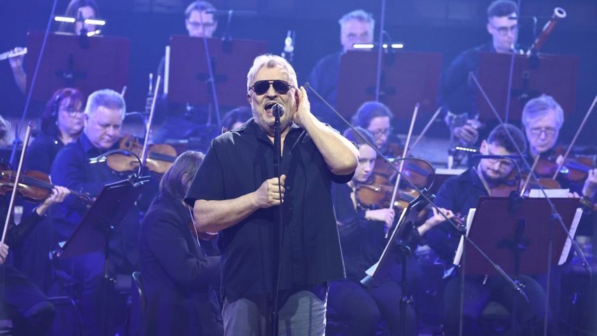  Krzysztof Cugowski podczas koncertu z okazji setnych urodzin Programu 1 Polskiego Radia
