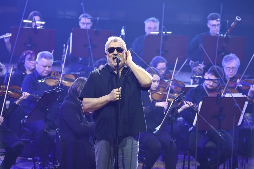  Krzysztof Cugowski podczas koncertu z okazji setnych urodzin Programu 1 Polskiego Radia