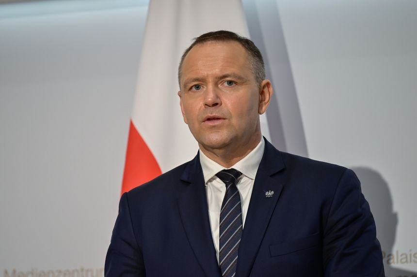 Karol Nawrocki nie rezygnuje z ujawnienia jednego z najbardziej skrywanych  dokumentów III RP. Tajny aneks do raportu z likwidacji WSI wraca do Pałacu Prezydenckiego.
