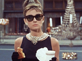 Audrey Hepburn jako Holly Golightly