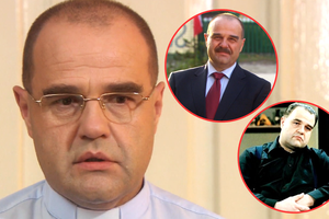 Mężczyzna w okularach, z poważnym wyrazem twarzy; w tle miniatury innych mężczyzn.