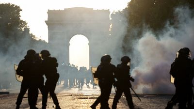 Francja: Zamieszki po triumfie PSG w Lidze Mistrzów. Ranni policjanci, kilkaset osób zatrzymanych